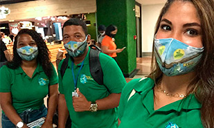 Equipe Reny Turismo no aeroporto