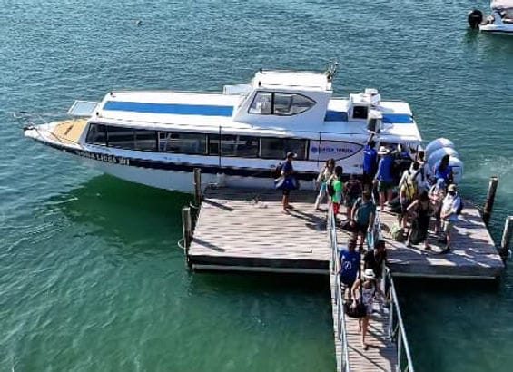 Lancha rápida — travessia para Barra Grande